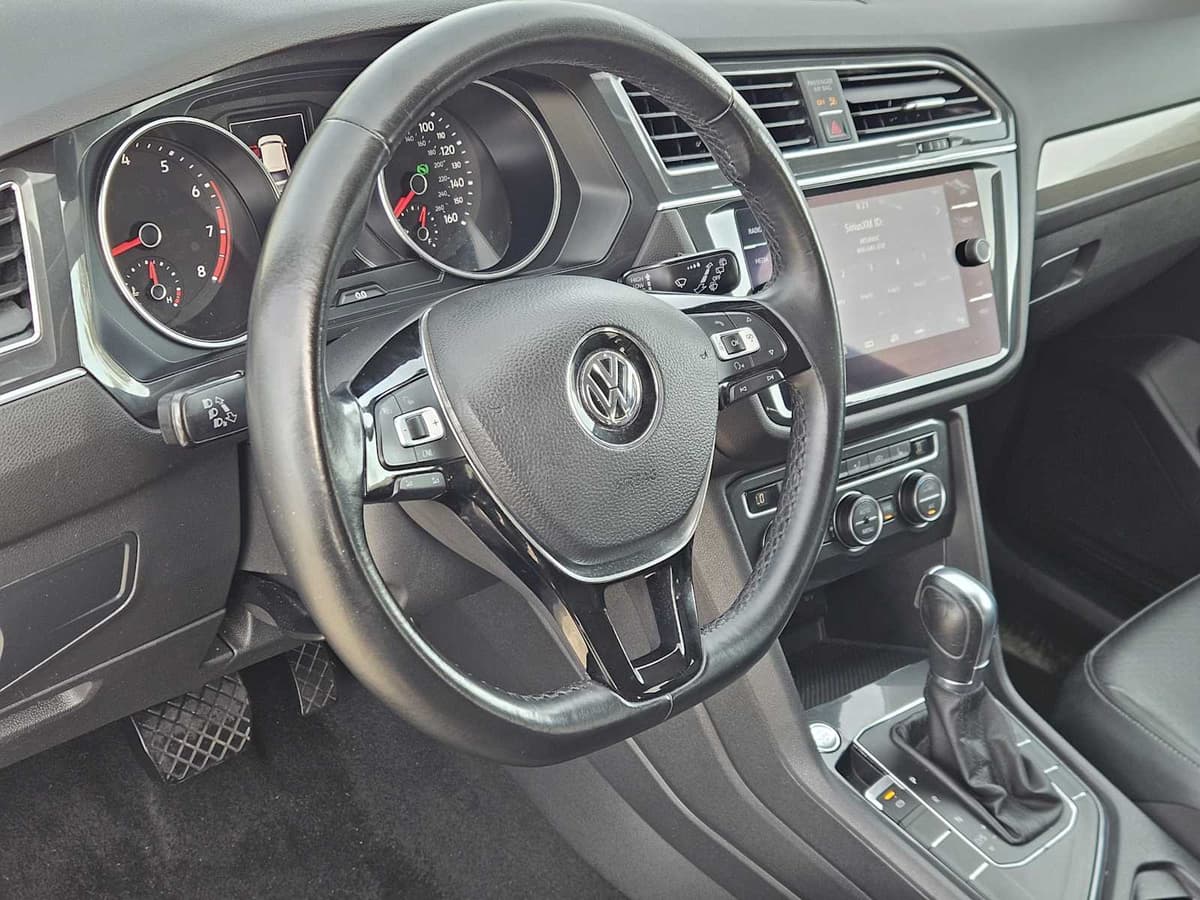2018 Volkswagen Tiguan - Image 2