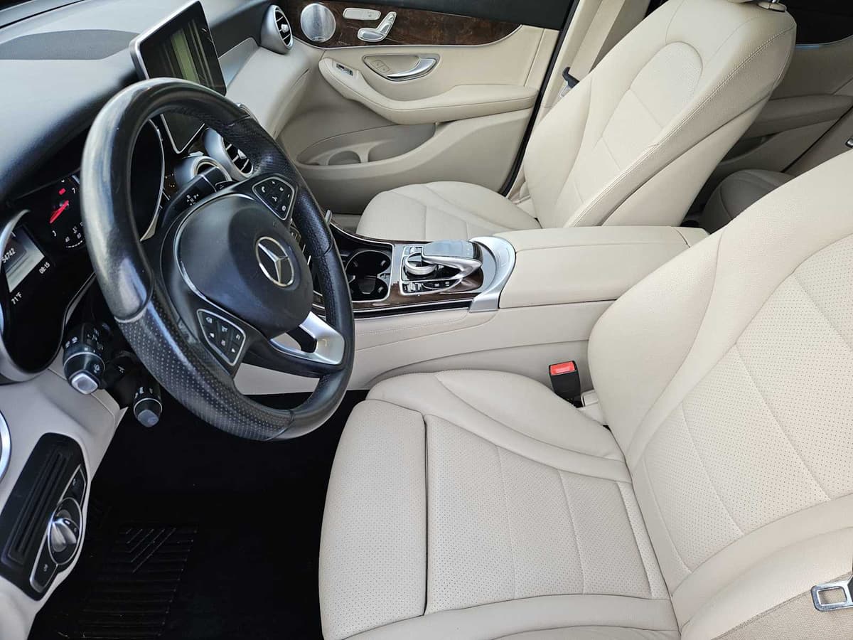 2017 Mercedes-Benz GLC 300 - Image 12