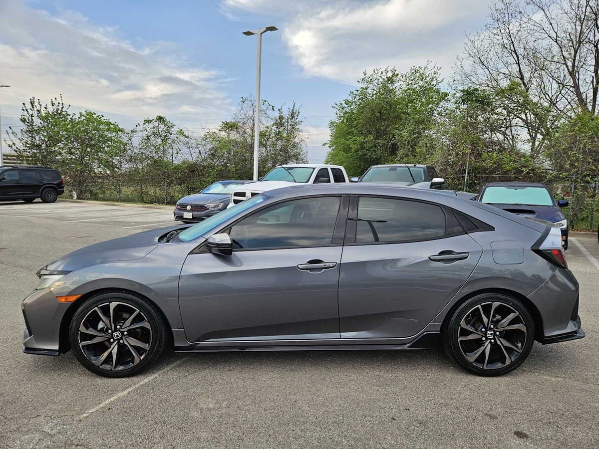 2019 Honda Civic Hatchback - Image 4