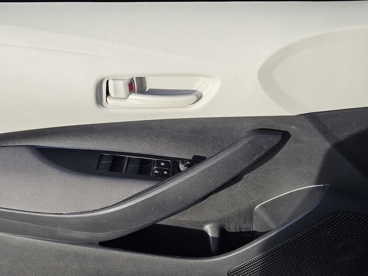 2023 Toyota Corolla - Image 22