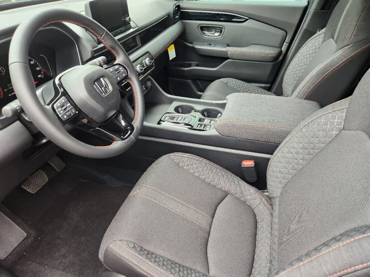 2025 Honda Pilot - Image 2