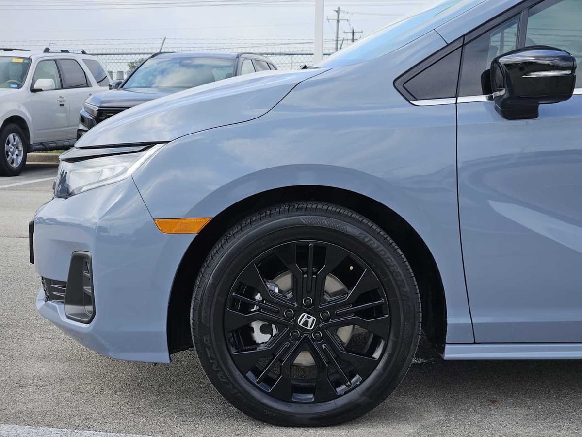 2026 Honda Odyssey - Image 8