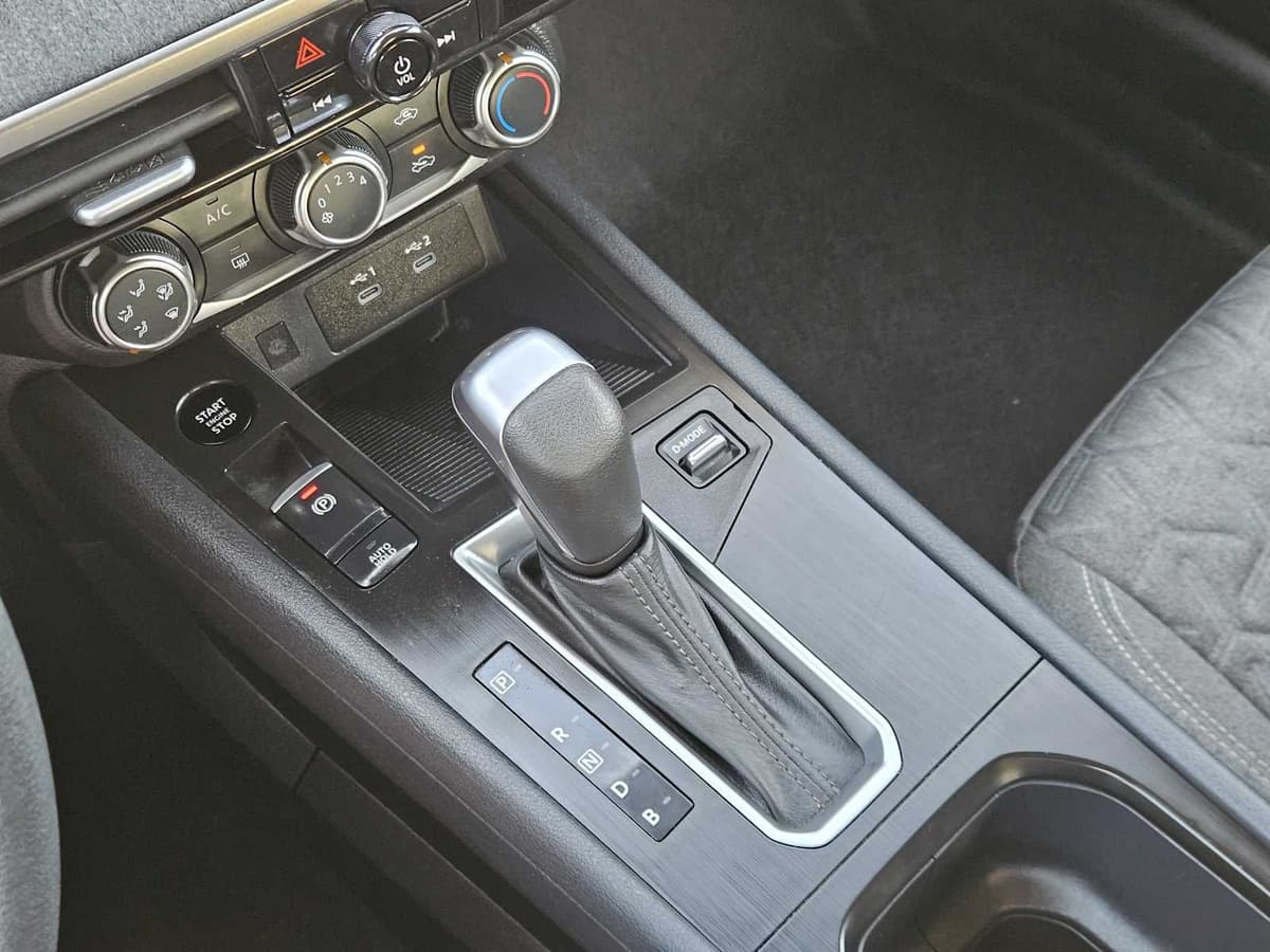 2025 Nissan Kicks - Image 19