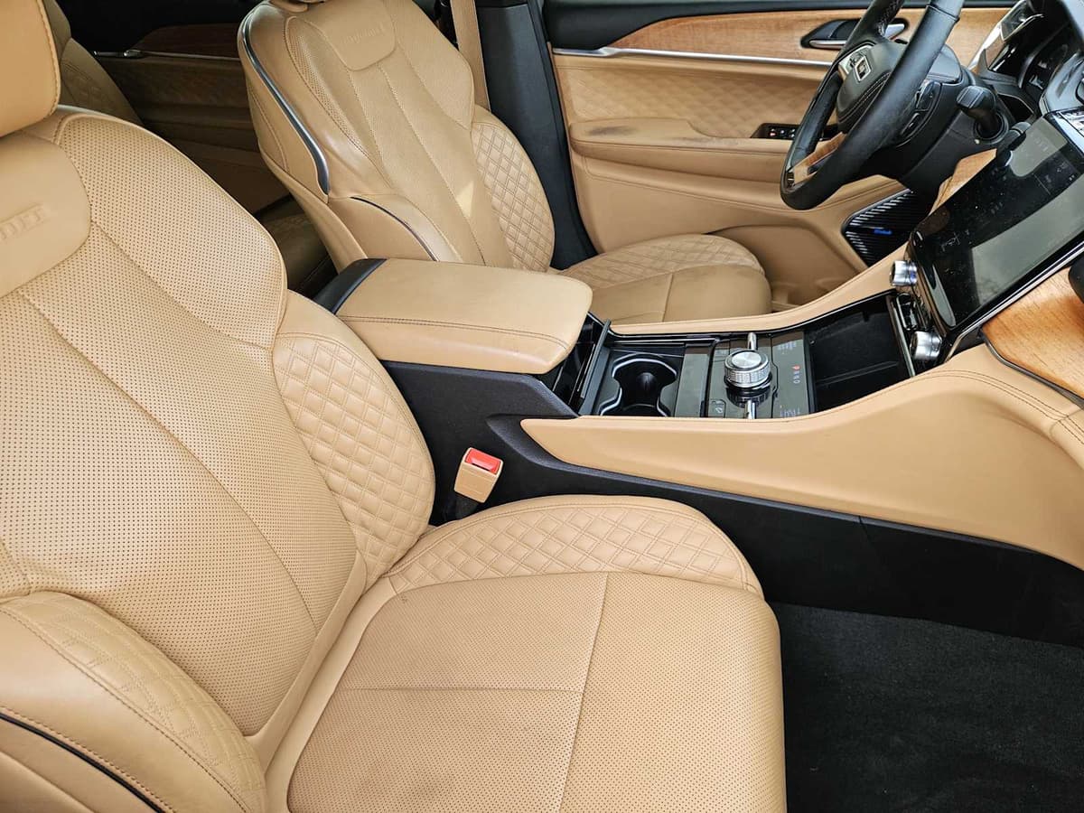 2022 Jeep Grand Cherokee L - Image 14