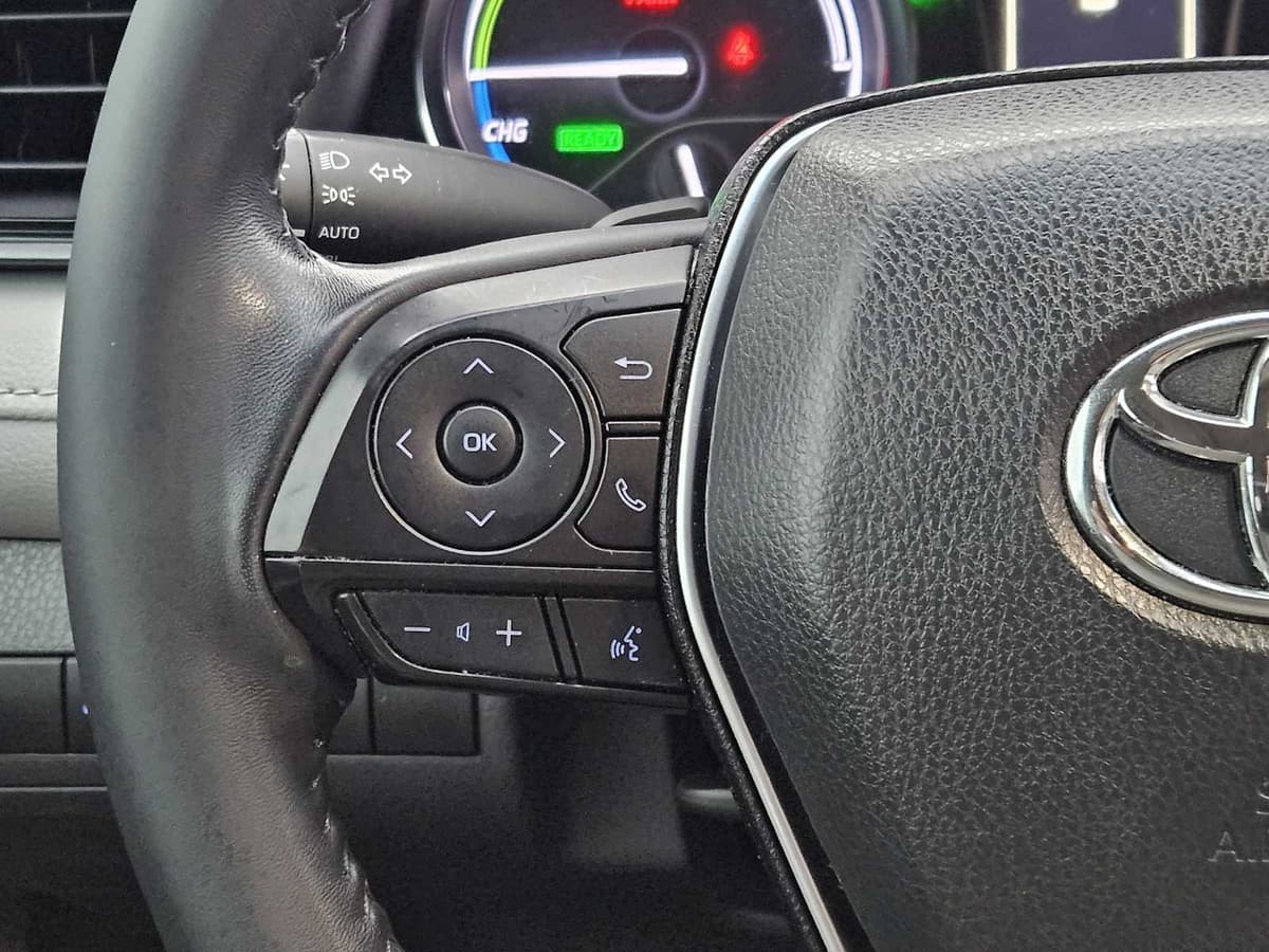 2019 Toyota Camry - Image 27