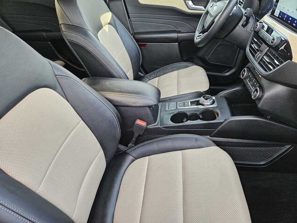 2021 Ford Escape - Image 14