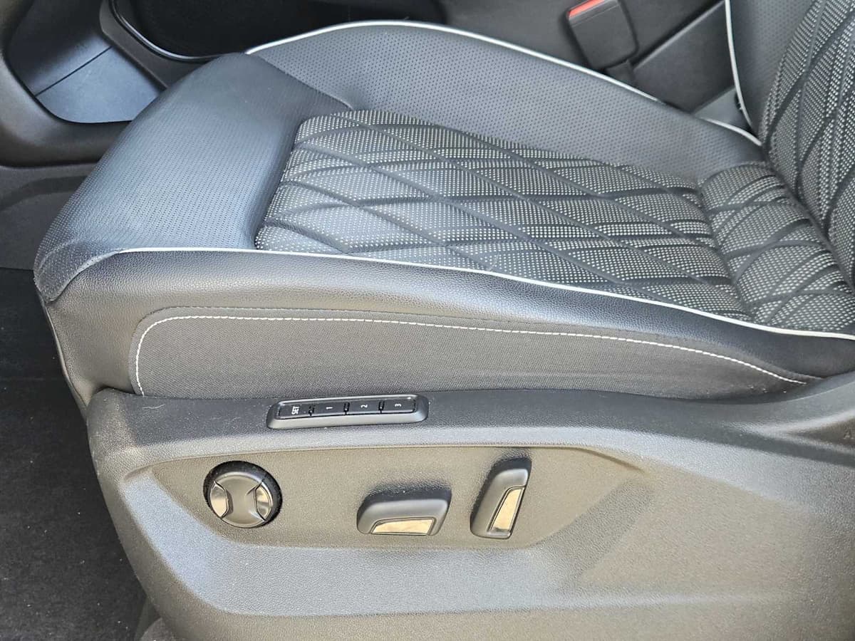 2024 Volkswagen Atlas - Image 24