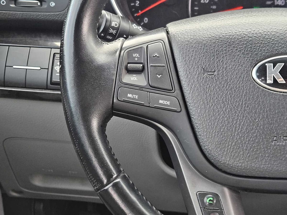 2015 Kia Sorento - Image 26