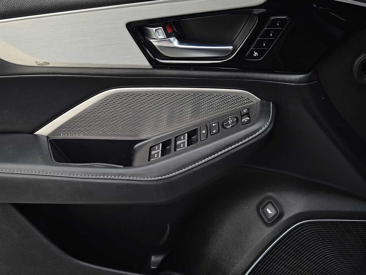 2023 Acura MDX - Image 22