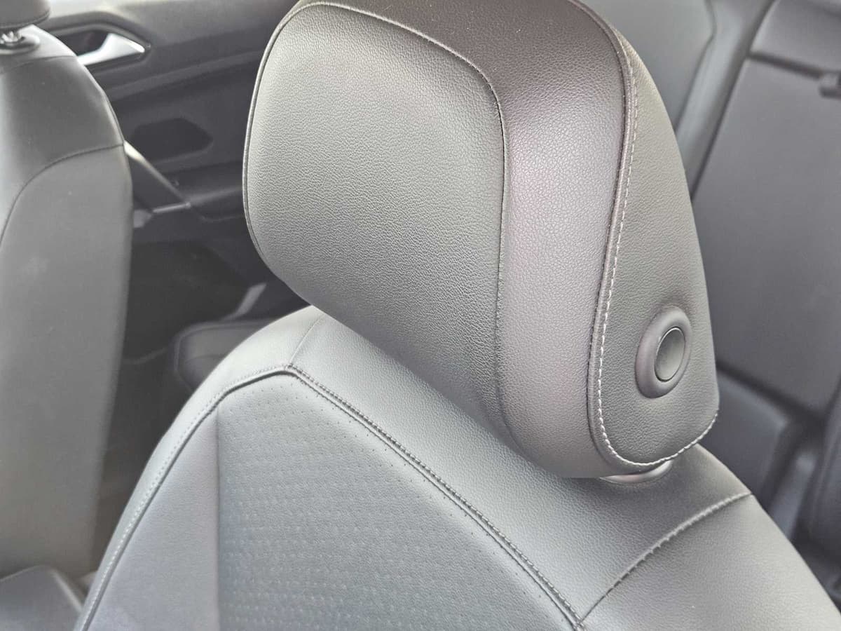 2018 Volkswagen Tiguan - Image 15