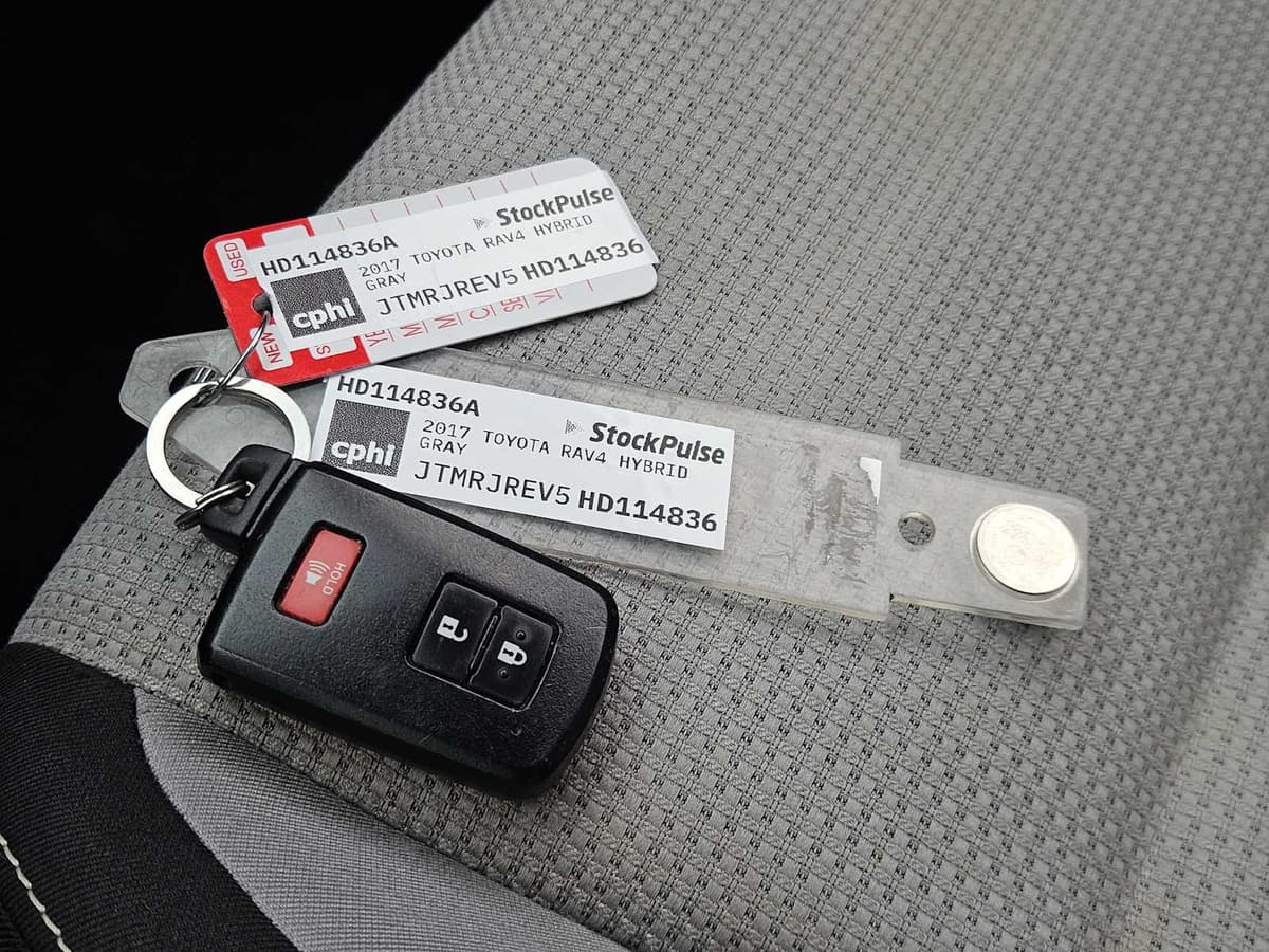 2017 Toyota RAV4 Hybrid - Image 34