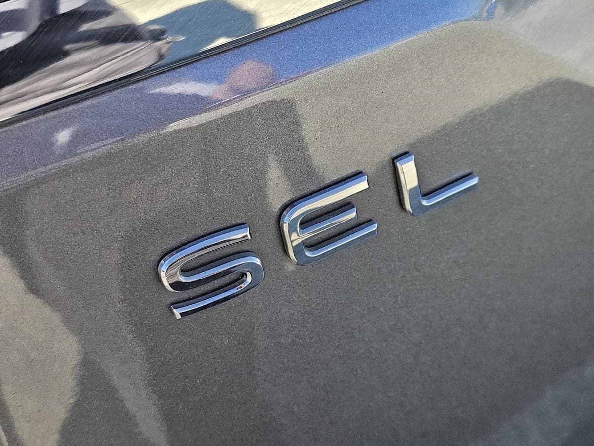 2024 Volkswagen Atlas - Image 13