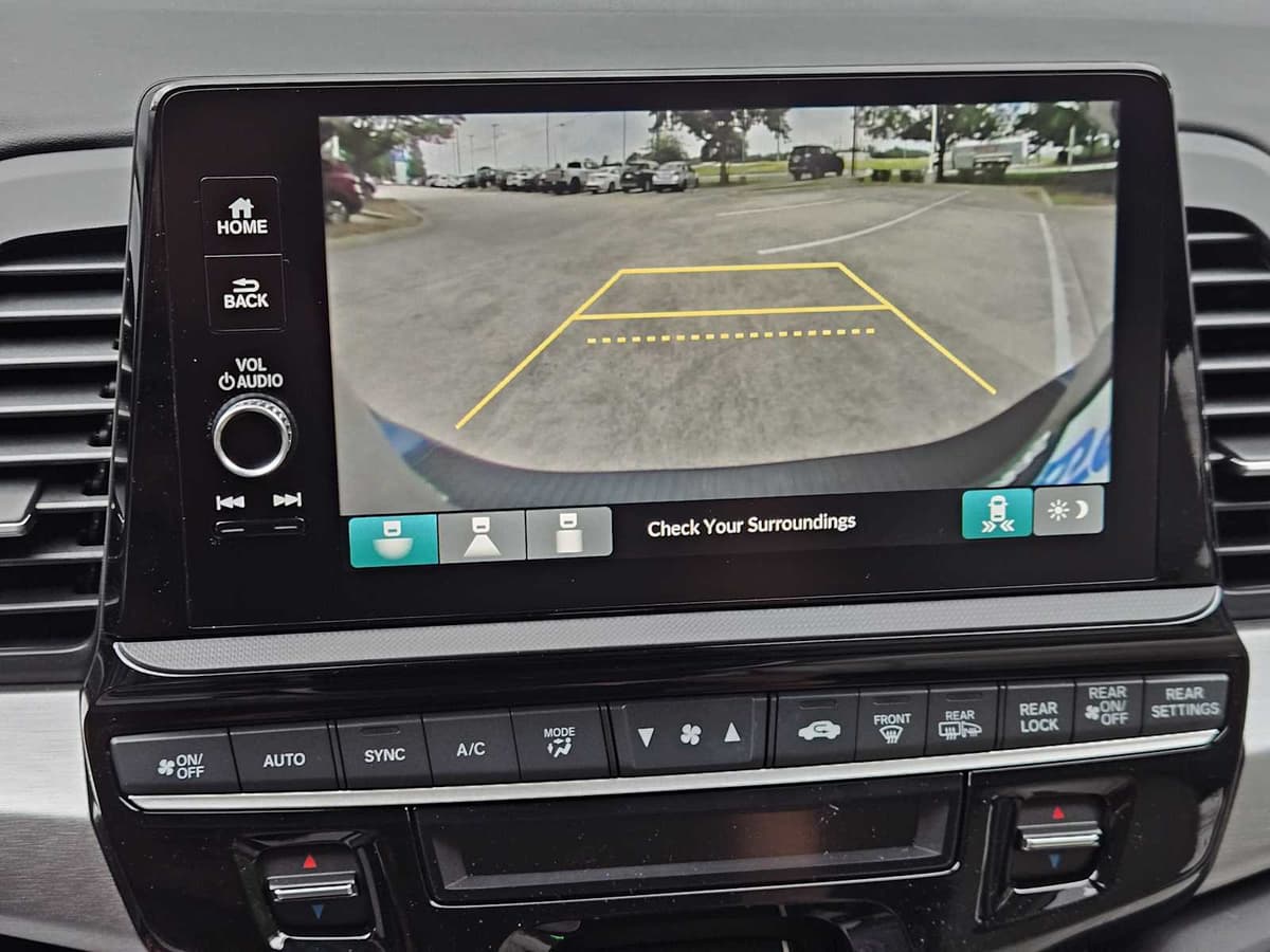 2026 Honda Odyssey - Image 15