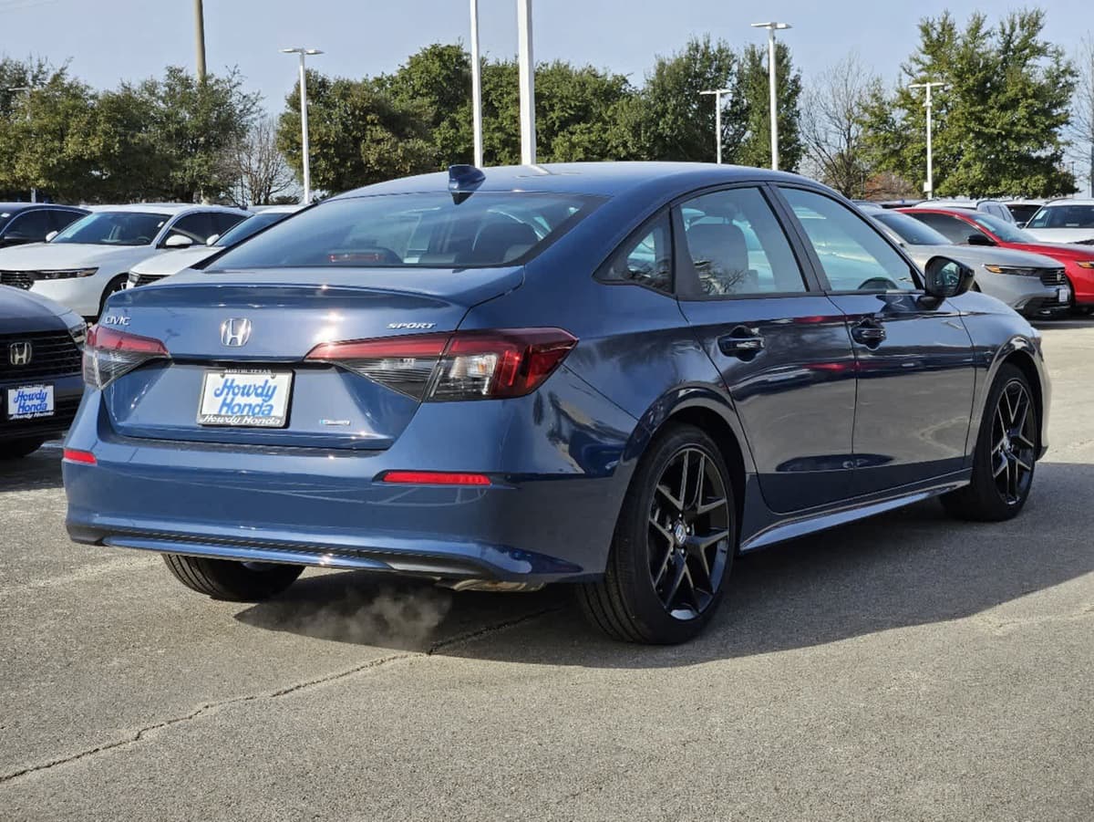 2025 Honda Civic Hybrid - Image 4