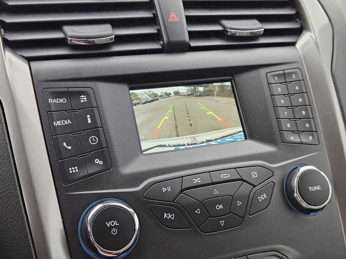 2020 Ford Fusion - Image 17