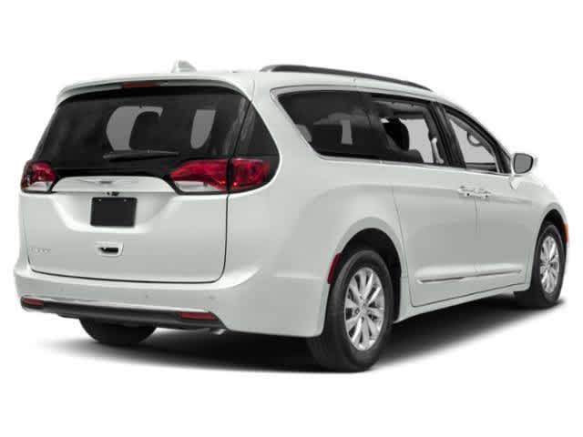 2018 Chrysler Pacifica - Image 2