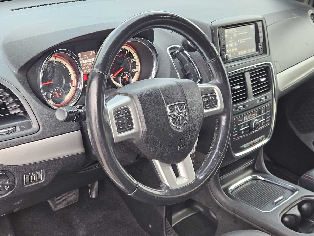 2018 Dodge Grand Caravan - Image 2