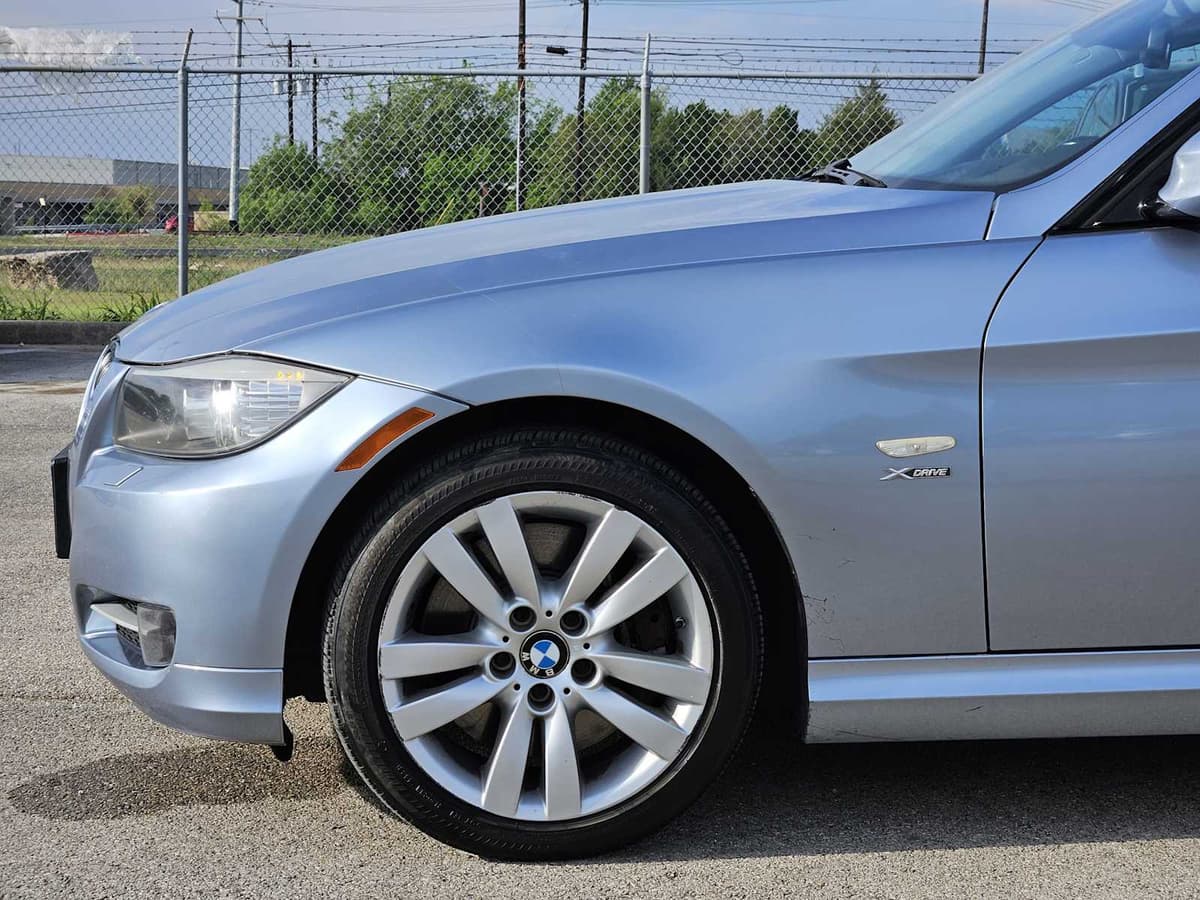2009 BMW 335i xDrive - Image 8