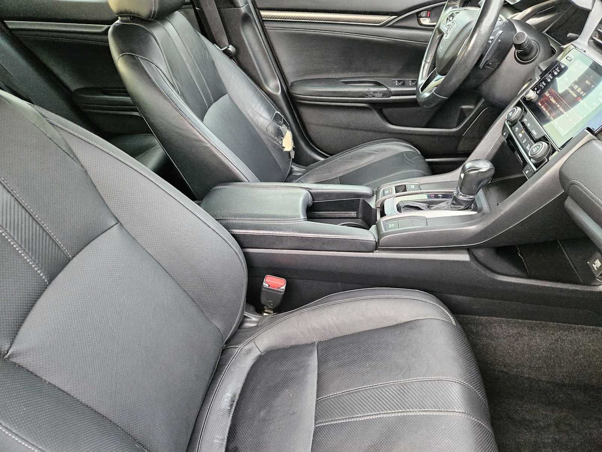 2019 Honda Civic Hatchback - Image 14