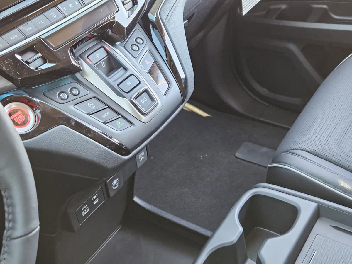 2026 Honda Odyssey - Image 16