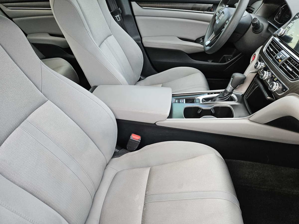 2018 Honda Accord Sedan - Image 13