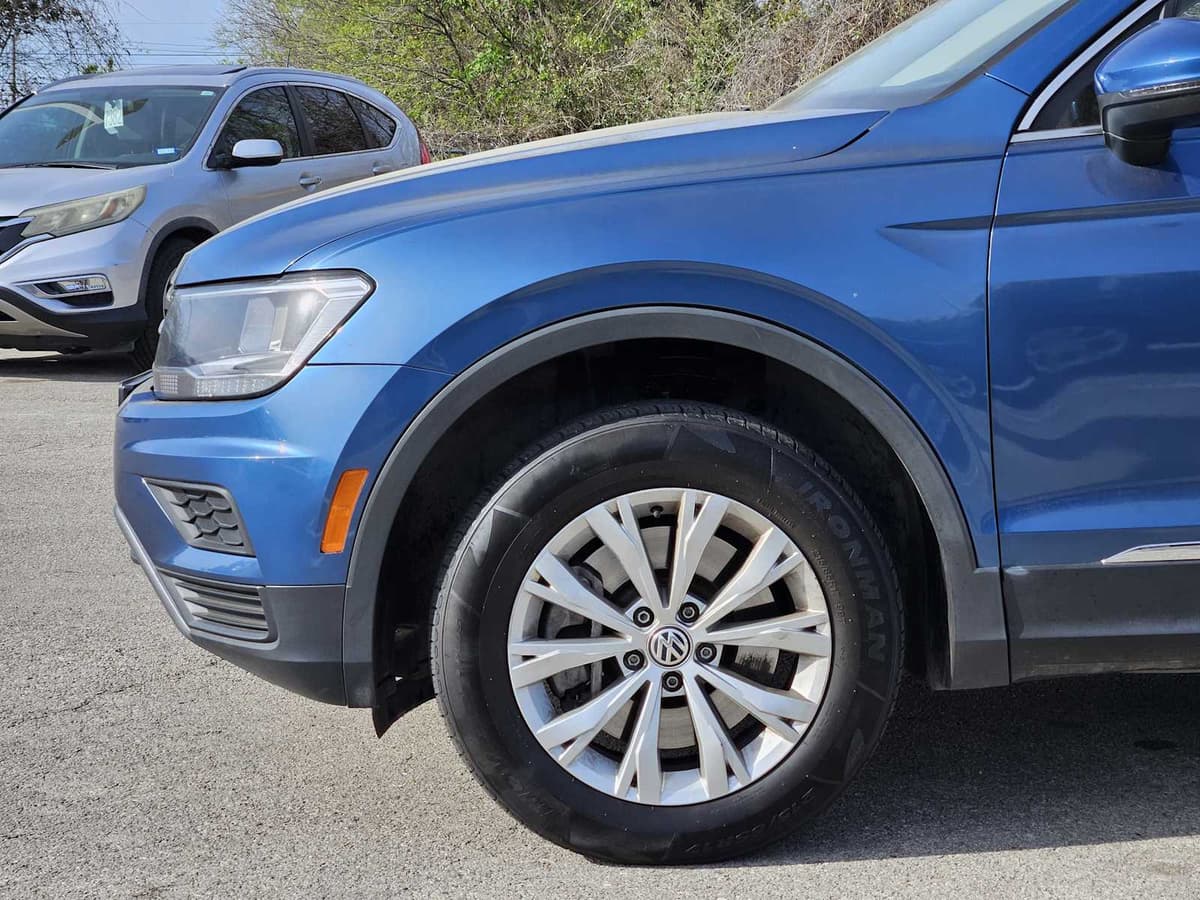 2018 Volkswagen Tiguan - Image 8