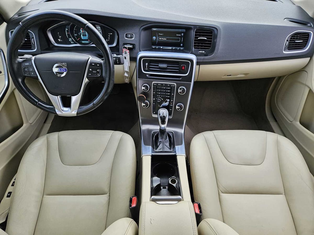 2015 Volvo S60 - Image 24