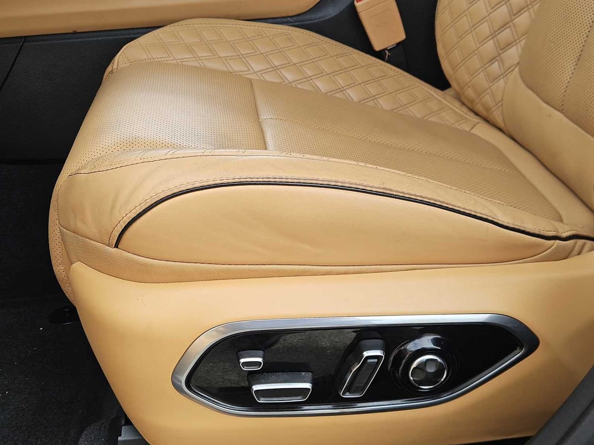 2022 Jeep Grand Cherokee L - Image 23