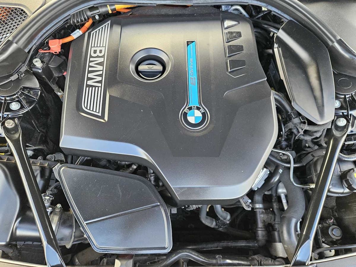 2018 BMW 530e iPerformance - Image 29