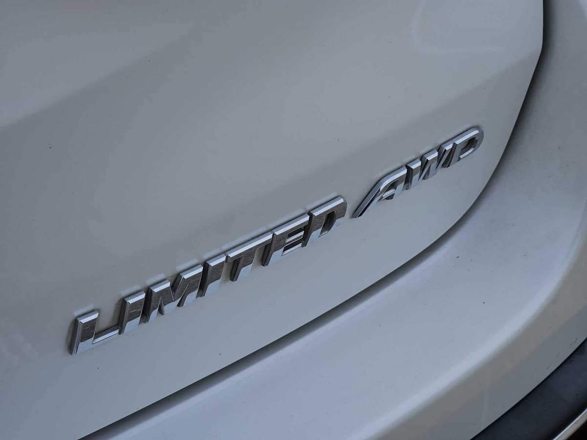 2017 Toyota Highlander - Image 12