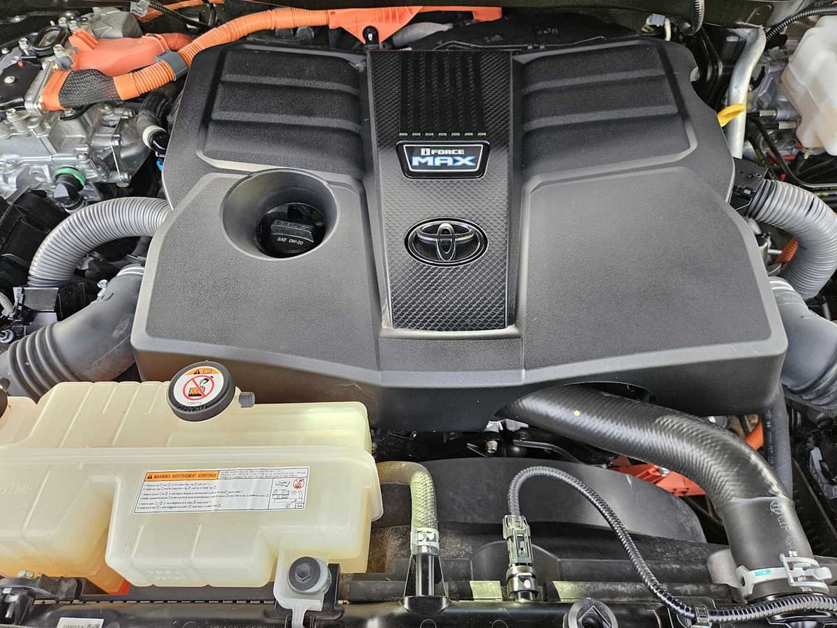 2022 Toyota Tundra - Image 31