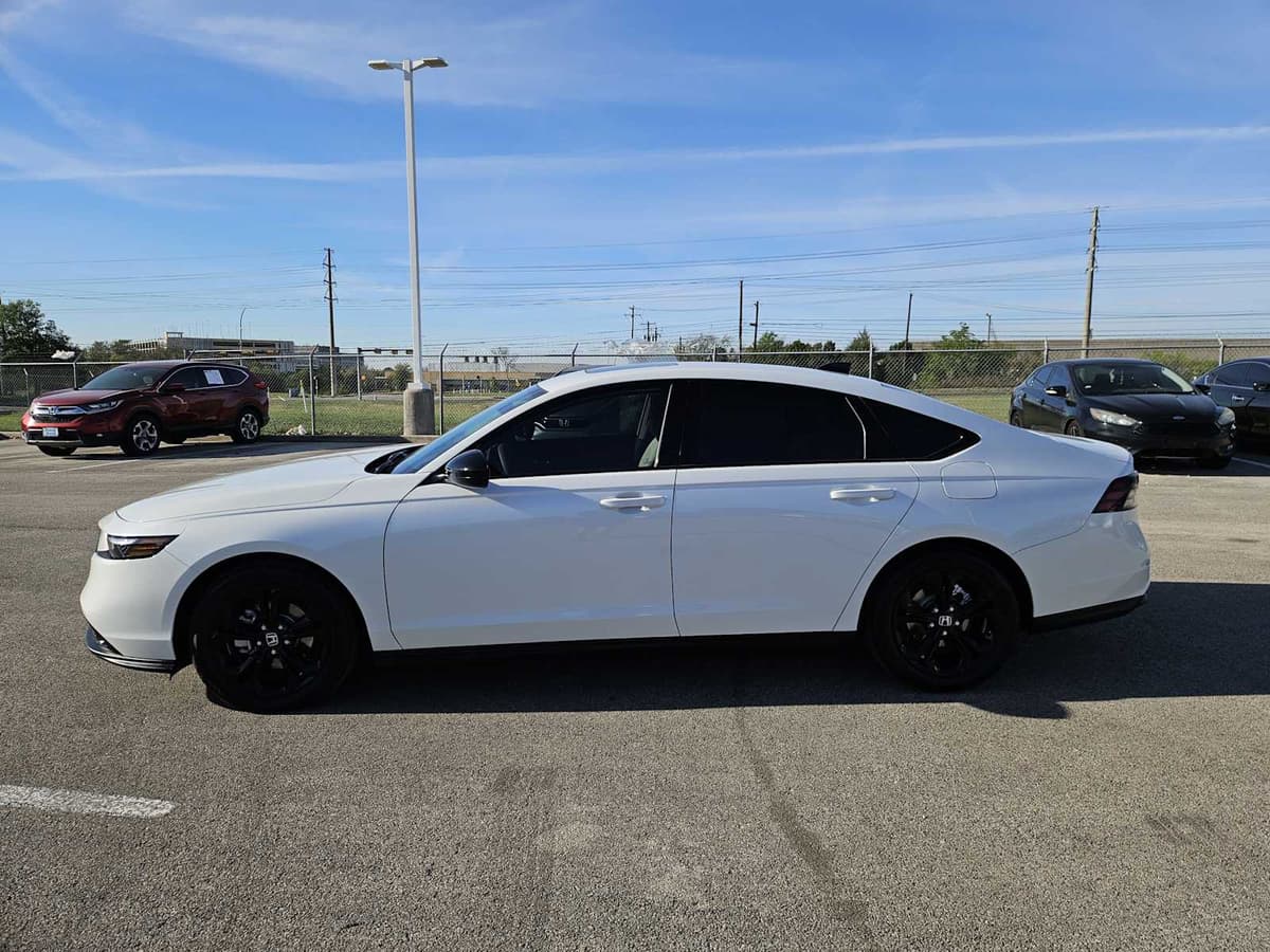 2025 Honda Accord - Image 4