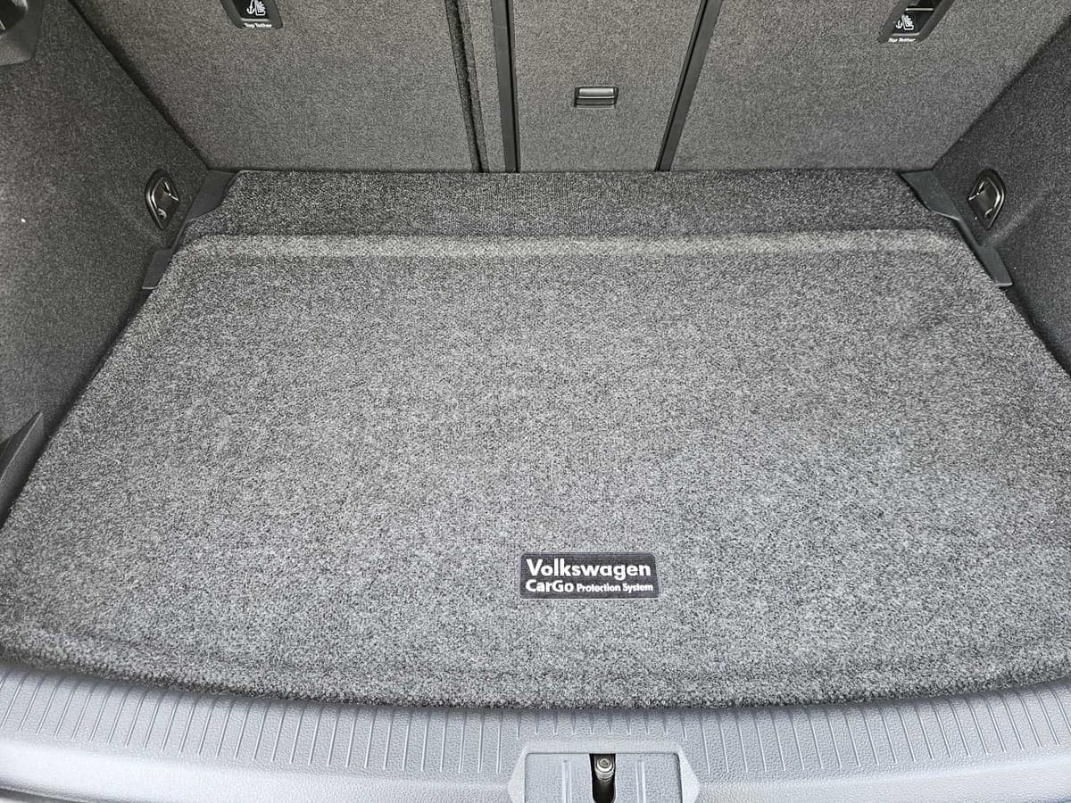 2019 Volkswagen Golf R - Image 30