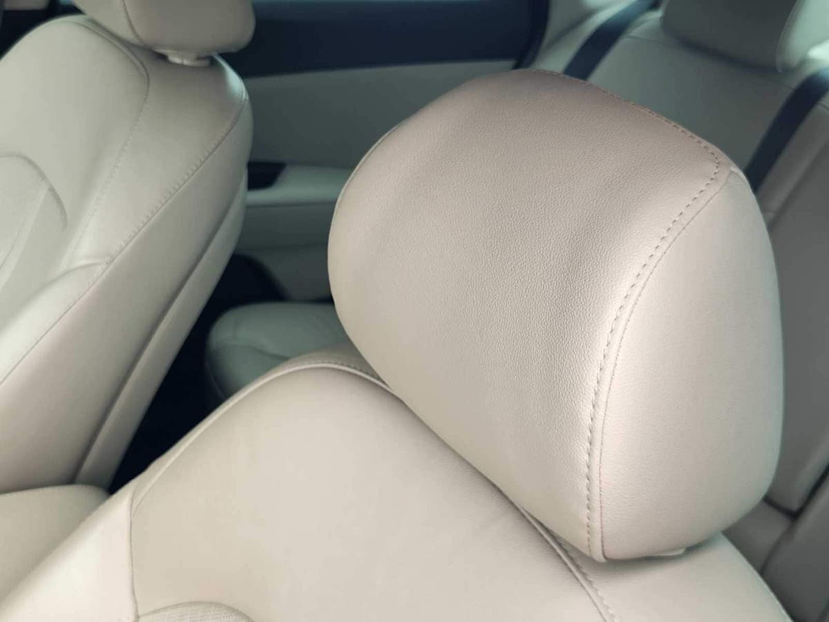 2018 Kia Optima - Image 15