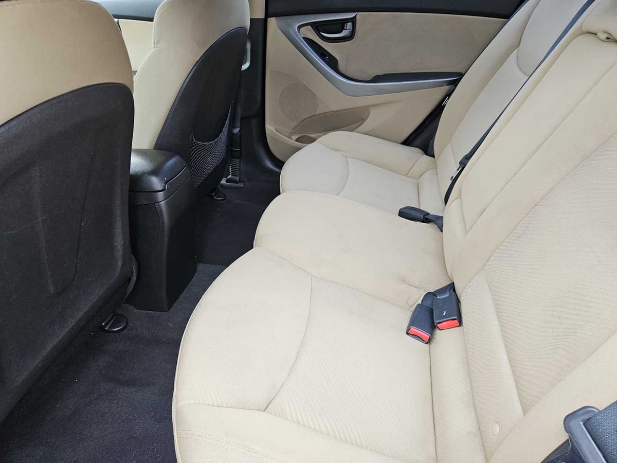 2012 Hyundai Elantra - Image 26