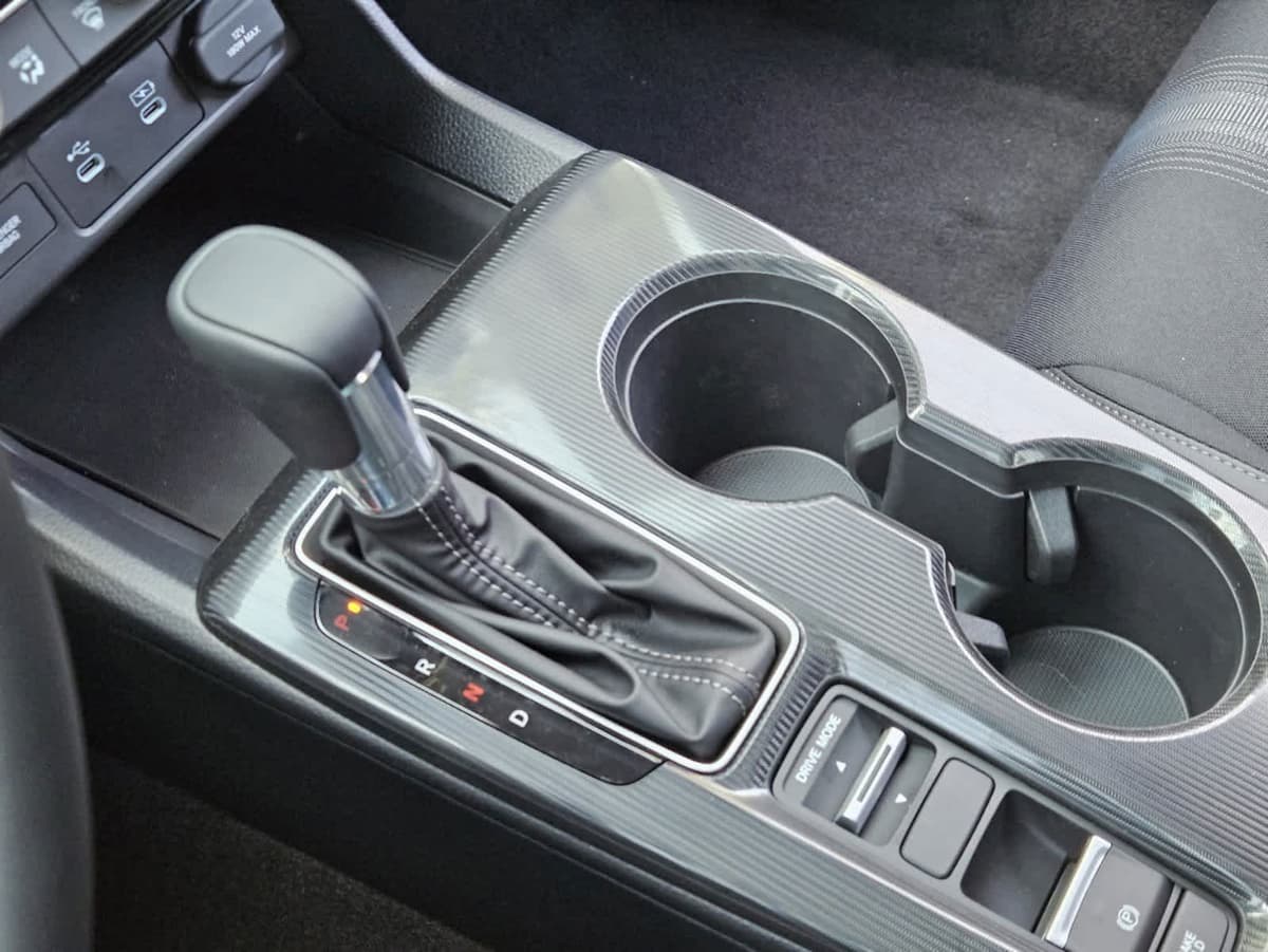 2025 Honda Civic Hybrid - Image 17