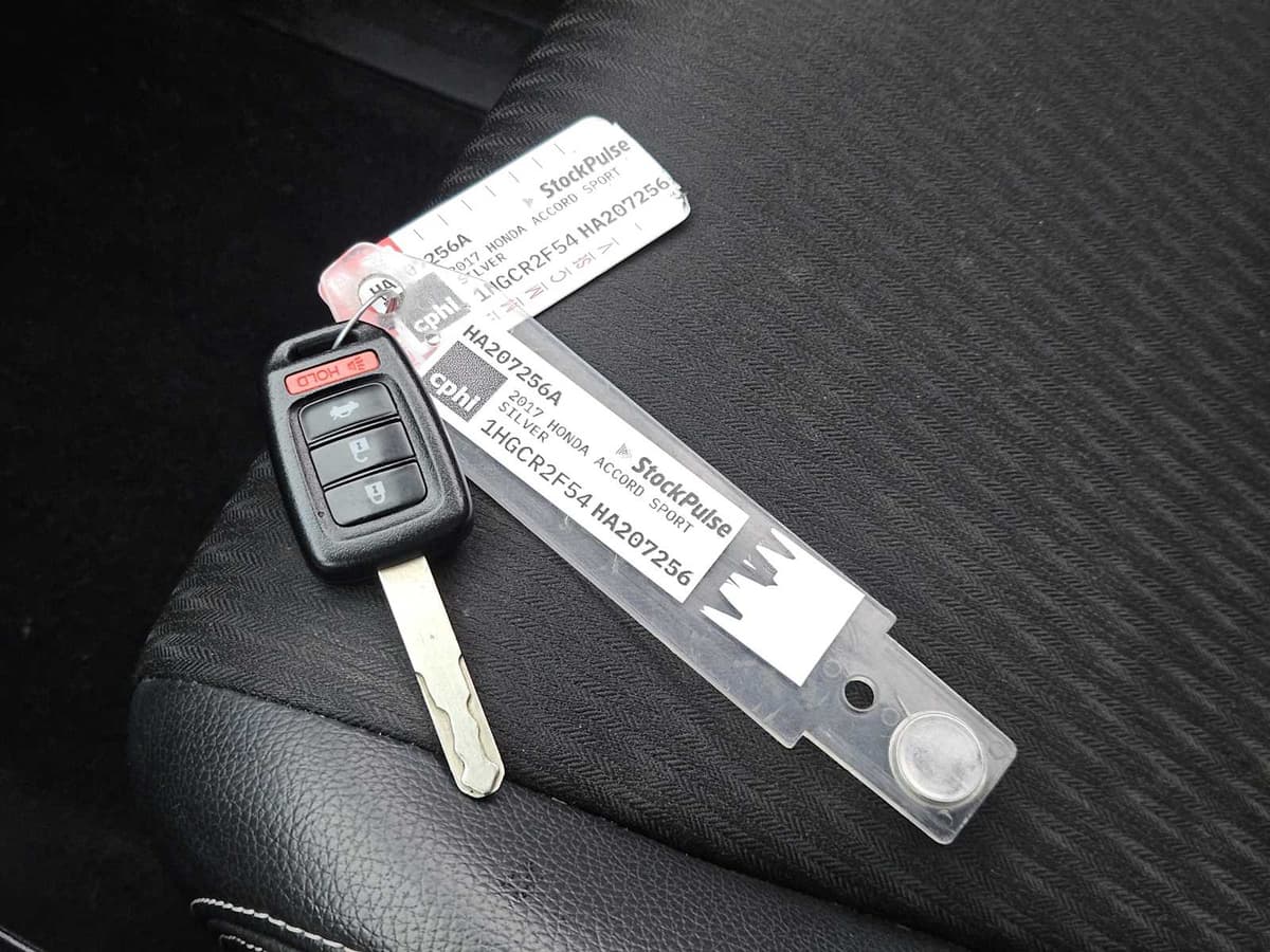 2017 Honda Accord Sedan - Image 31