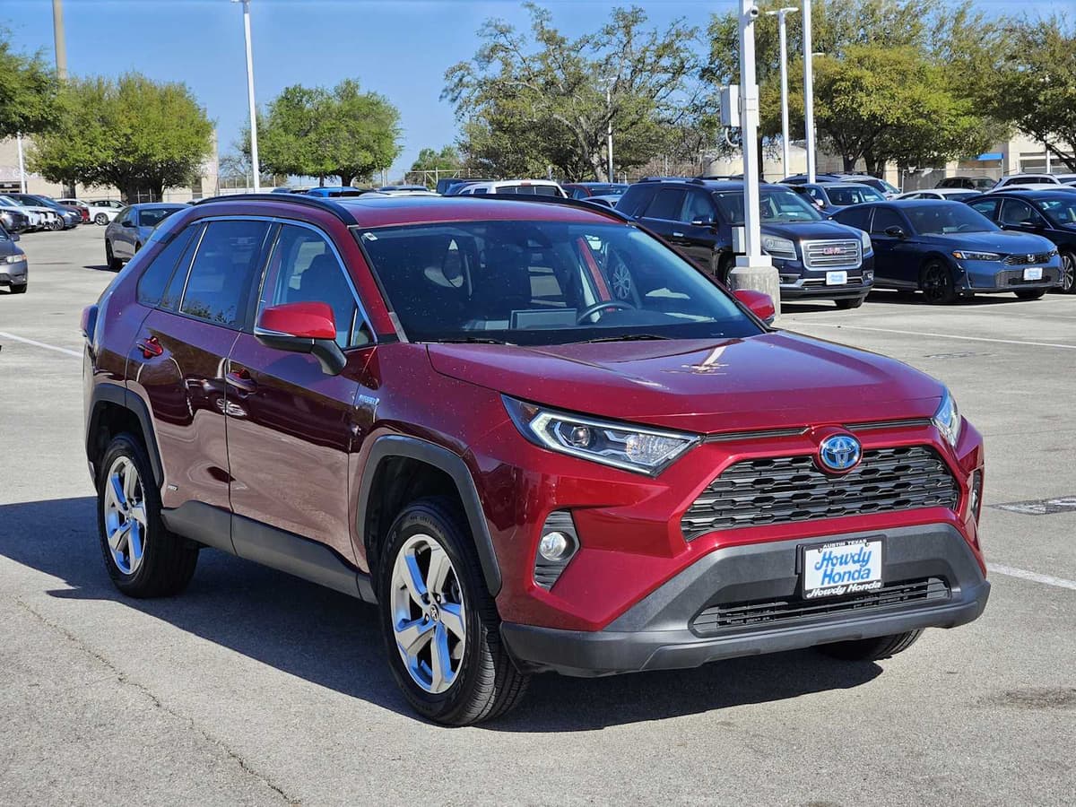 2021 Toyota RAV4 - Image 3