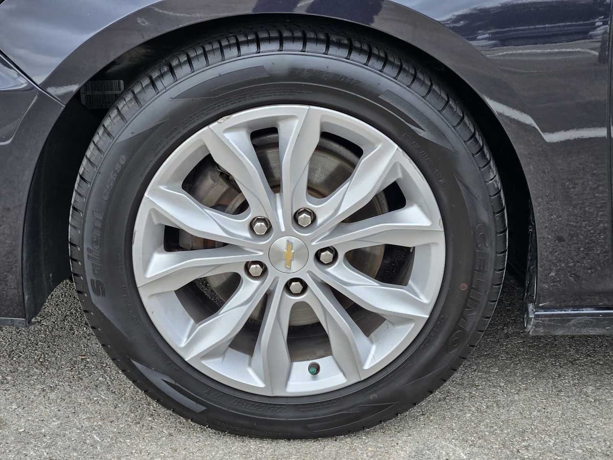 2023 Chevrolet Malibu - Image 9