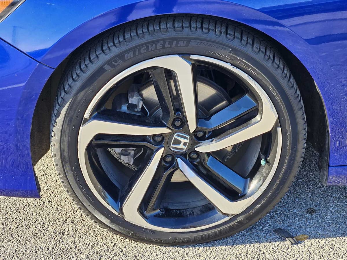 2019 Honda Accord Sedan - Image 9