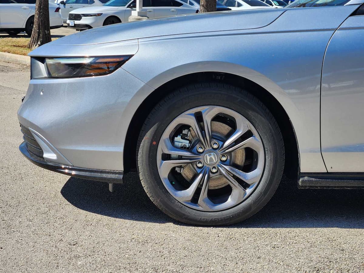 2026 Honda Accord Hybrid - Image 7