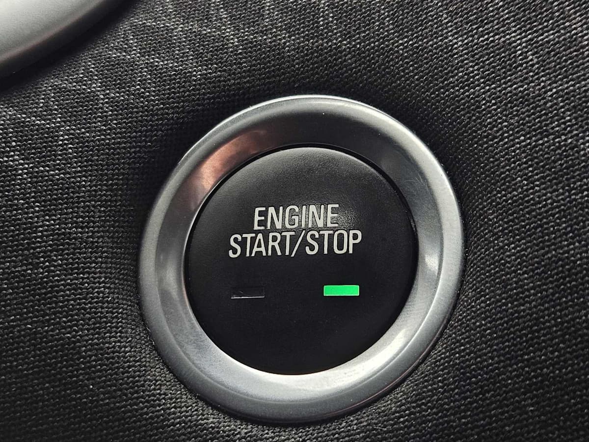 2023 Chevrolet Malibu - Image 21