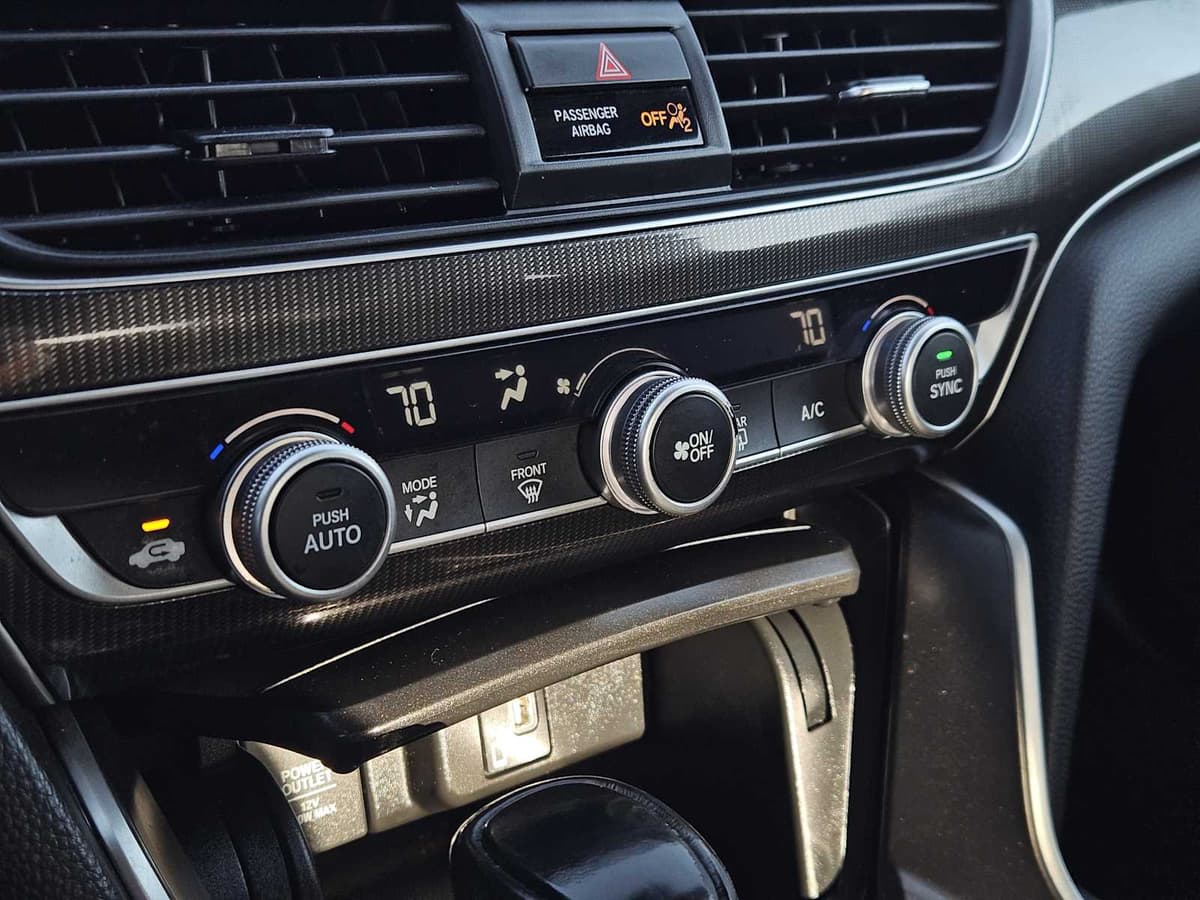 2019 Honda Accord Sedan - Image 19