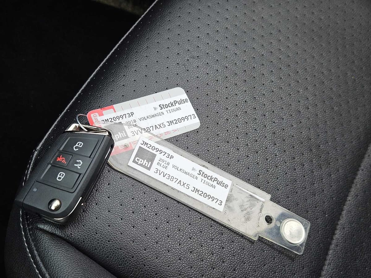 2018 Volkswagen Tiguan - Image 33