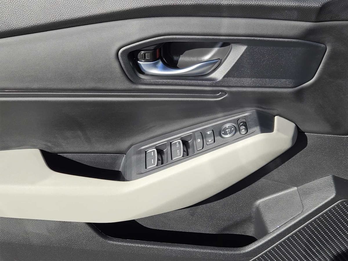 2025 Honda Accord - Image 21