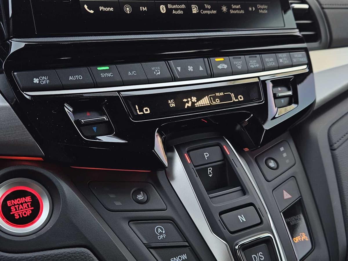 2026 Honda Odyssey - Image 16