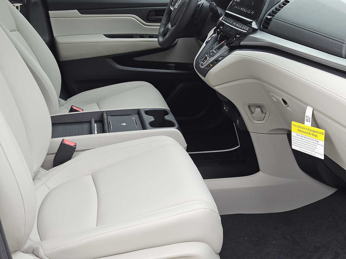 2026 Honda Odyssey - Image 12