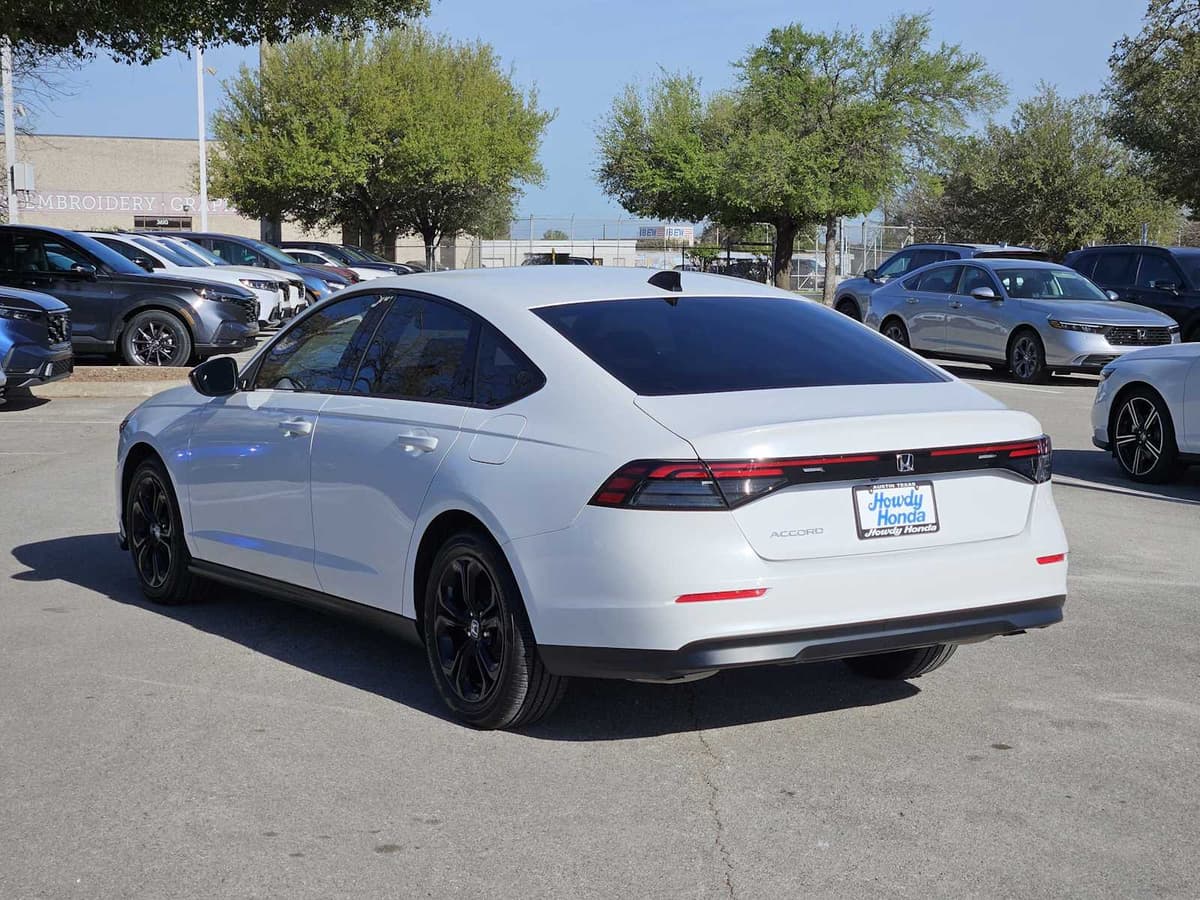 2025 Honda Accord - Image 5