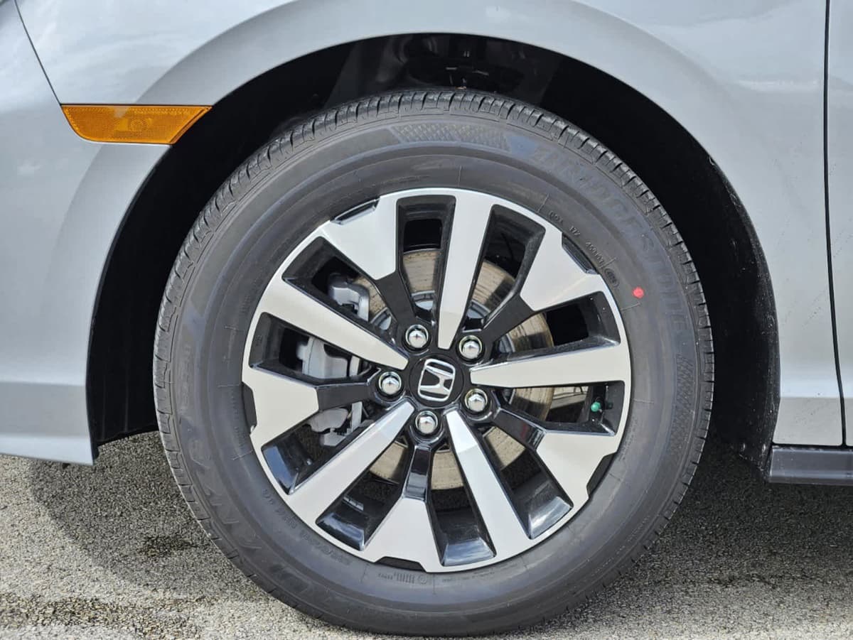 2026 Honda Odyssey - Image 8