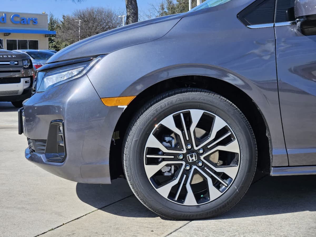 2026 Honda Odyssey - Image 8